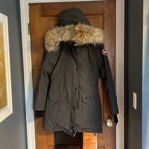 Canada Goose Trillium Parka size S/P, Coastal Grey.